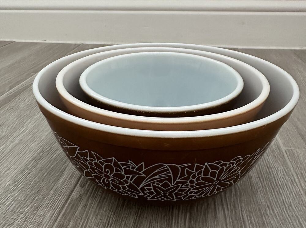 Vintage Pyrex Woodland Nesting Mixing Bowls 1970's Set of 3 Brown Flowers